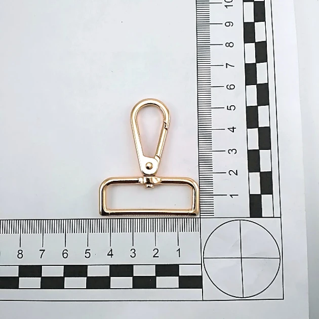 Parrot Hook 37 mm Almond Hook - Spring Swivel Hook A 582