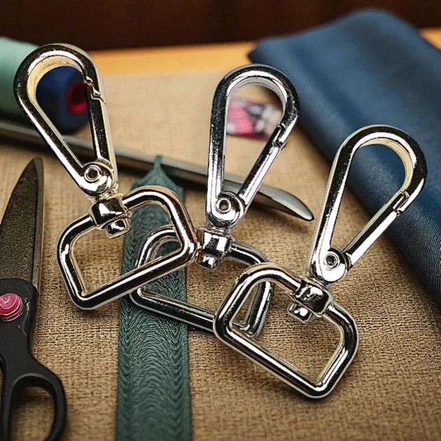 2 cm Almond Hook  Spring Swivel Hook AL004041