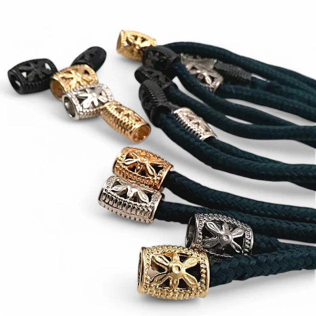 Çiçek Desenli Metal Bağ Ucu 5 mm Kordon Girişli Estetik Tasarımlı E 1319