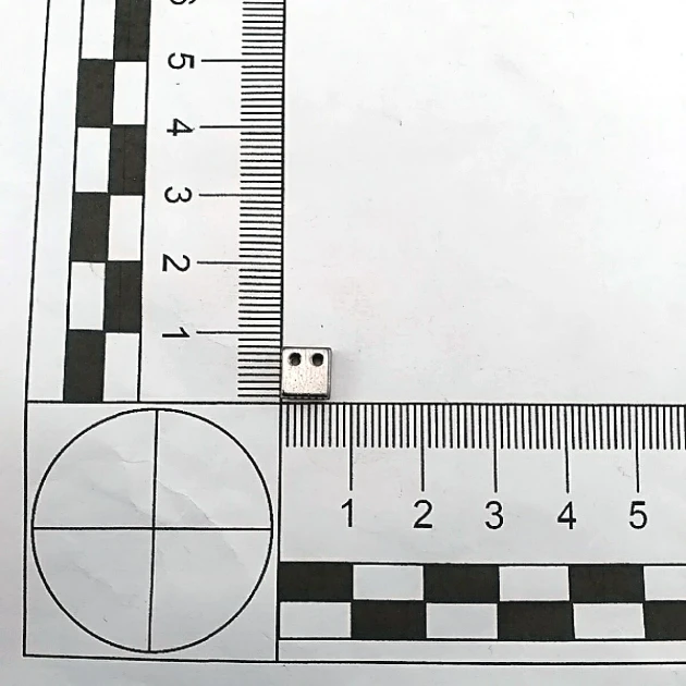 Giriş 5 mm Dikilebilen Bağ Ucu 7 x 7 mm E 1996