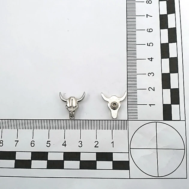 Rivet 17,5 mm Bull Logo Zamak E 2246