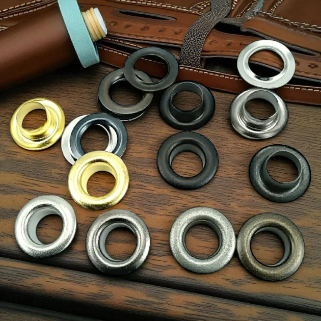 5/16" Brass Curved Eyelet 8 mm (500 Pcs/Pack) ERB0005PR