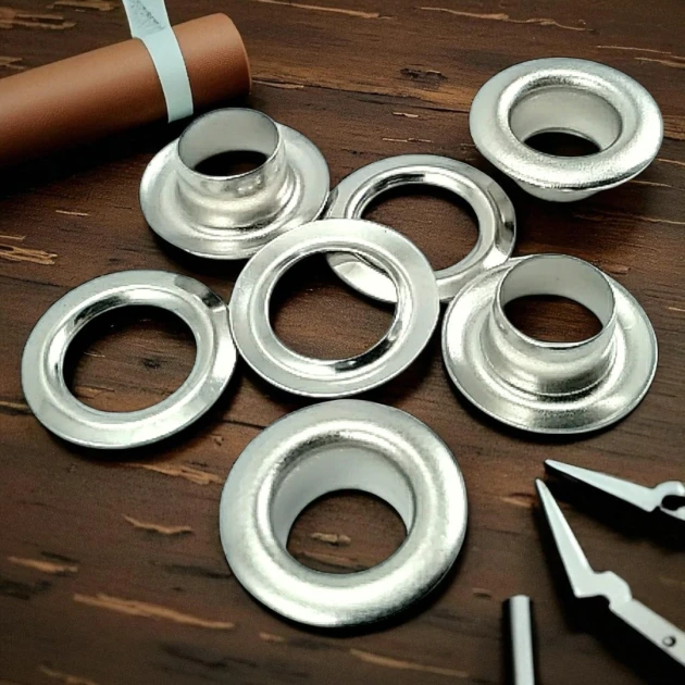 5/16" Brass Curved Eyelet 8 mm (500 Pcs/Pack) ERB0005PR