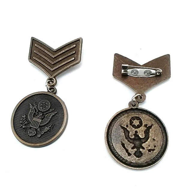 6 cm Antique Brass-Tone Emblem Medal Brooch BRS0002