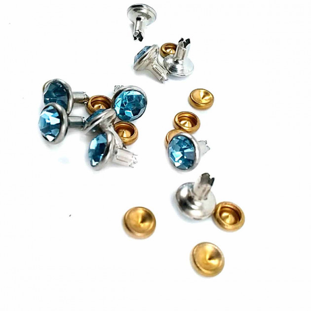 8 mm 12 L Rhinestone Rivet R0024