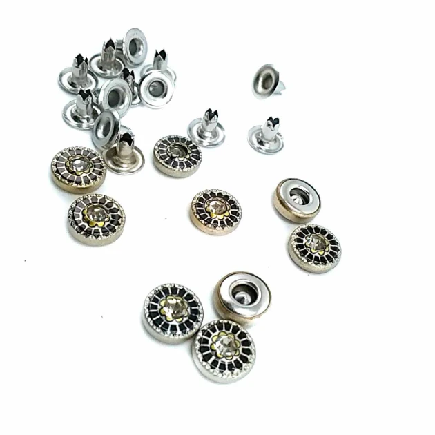Rhinestone Rivet 10 mm 16 L R0031