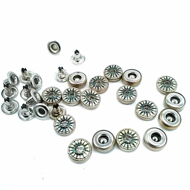 Rhinestone Solar Design Rivet 10 mm 16L