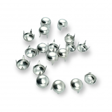 Straight Iron Studs 4 Prongs  7.50 mm (250 pcs / Pack) TR0032