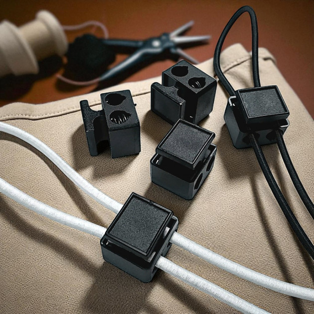 Two Hole Plastic Stopper 5 mm Hole Diameter Top Press Stopper H008505