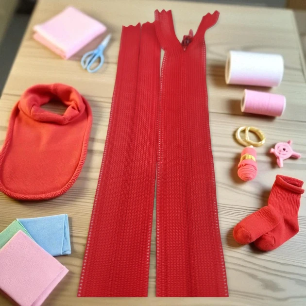 25 cm Closed End (Bottom) Hidden Tulle Zipper ZPHSN0025TUL