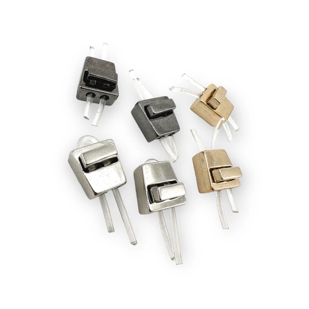 Tek Düğmeli İki Delikli Stoper 3 mm Kordon Girişli B0029