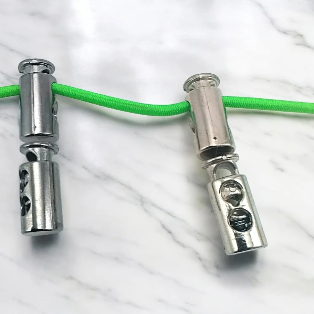 Plastik Stoper İki Delikli 4 mm Delik Çaplı Üsten Basmalı 50 Adet/Paket H005014Promo