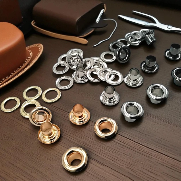 Curved Eyelet Iron 4.5 mm 0,19" Special Coated No. 2 - Hanger Coated Bag Eyelet SB 13785