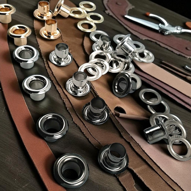 Curved Eyelet Iron 4.5 mm 0,19" Special Coated No. 2 - Hanger Coated Bag Eyelet SB 13785