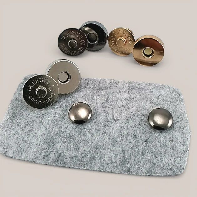 18 mm Mıknatıslı Çanta ÇıtÇıtı - Çanta Mıknatısı Çift Taraf Troklu - Plus Kalite SB 10132CT