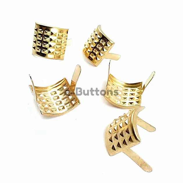 17 x 17.50  mm Piramit Desenli Metal Fiyonk ( 250 Ad/Paket) F0005