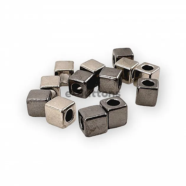 Inlet 2.5 mm Cord End Tie end Cube Shape 5 x 5 mm E 1804
