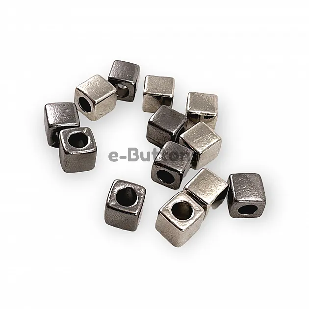 Inlet 2.5 mm Cord End Tie end Cube Shape 5 x 5 mm E 1804