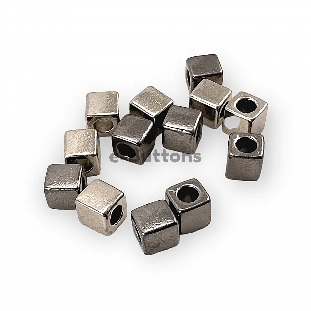 Inlet 2.5 mm Cord End Tie end Cube Shape 5 x 5 mm E 1804