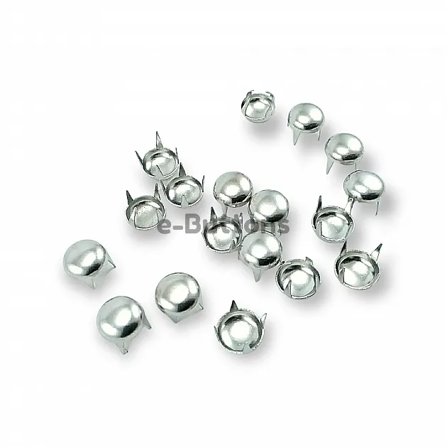 Straight Iron Studs 4 Prongs  7.50 mm (250 pcs / Pack) TR0032